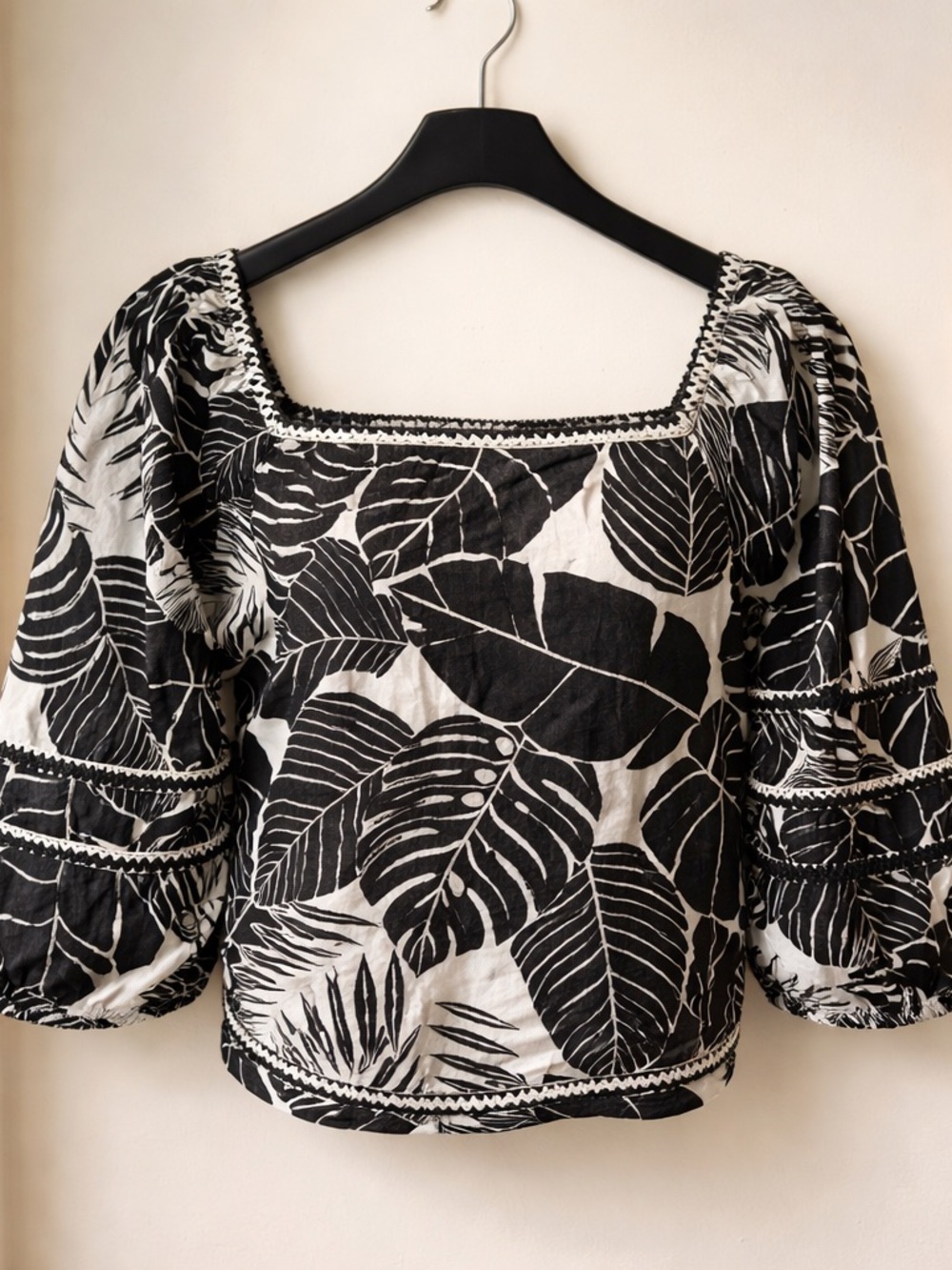 Cynthia Rowley Women’s Med 100% Linen Trimmed Blouse Oversized Black White Leaf